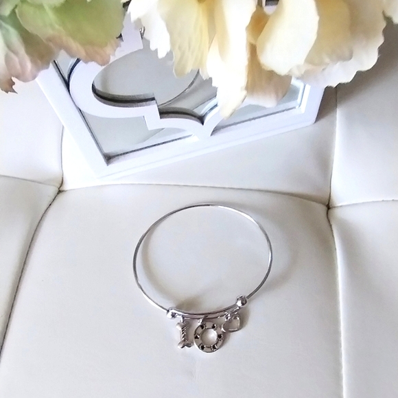 Dog Mom /Pet Lovers Charm Bangle Bracelet - Picture 4 of 10